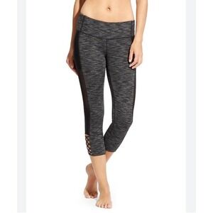 Athleta Mesh Crop Leggings Size Medium – Black with Gray‎ Stripes – Nylon Lycra